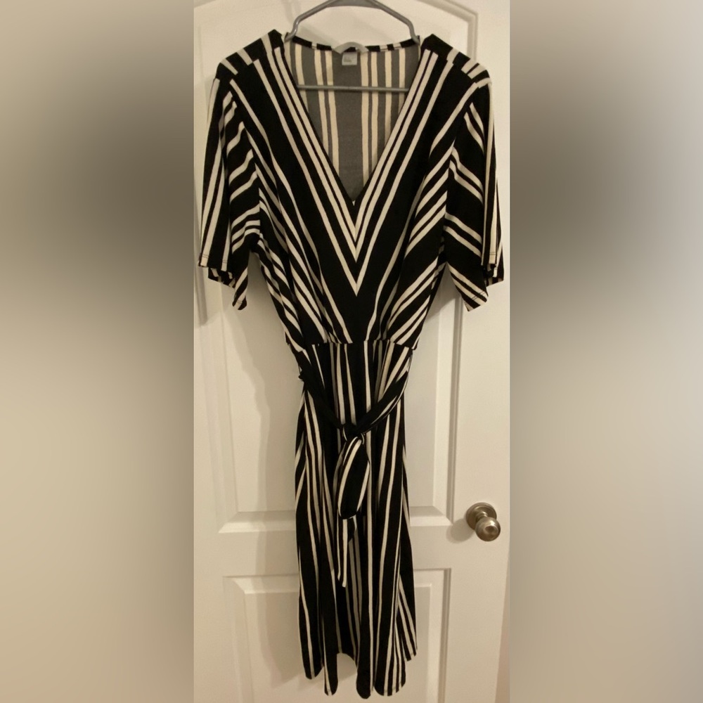 H&M Black and Cream Striped Long Sleeve Dress
